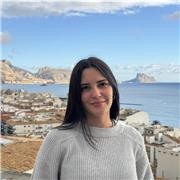 Médica titulada ofrece clases de biología y medicina